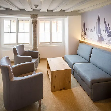 Alte Schule מלון