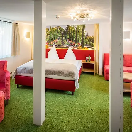Alte Schule Hotel *