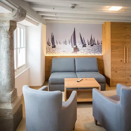 Alte Schule מלון *