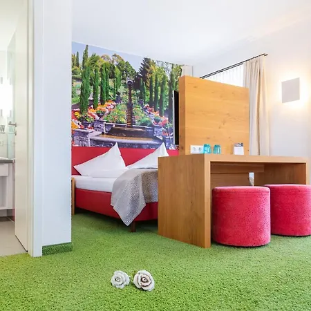 Alte Schule Hotel *