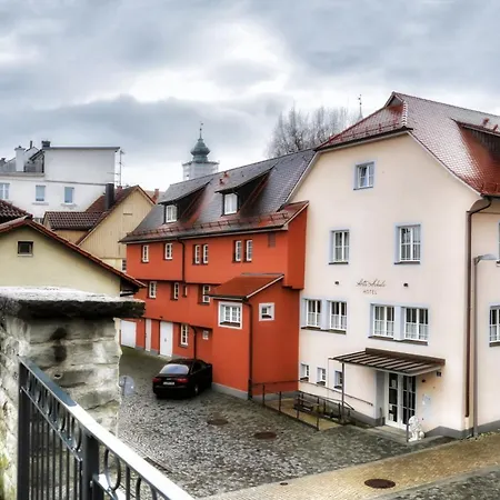 Alte Schule * 林道