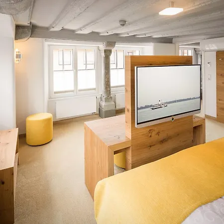 Alte Schule Hotel *